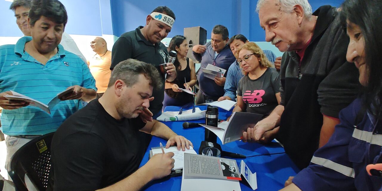 Compartimos imágenes de la PRESENTACIÓN del libro MATERIA PENDIENTE de Hernán Doval en la sede del SEOM JUJUY