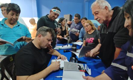 Compartimos imágenes de la PRESENTACIÓN del libro MATERIA PENDIENTE de Hernán Doval en la sede del SEOM JUJUY